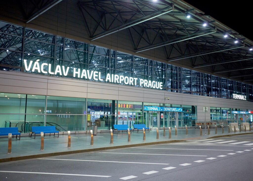 Vstup do Terminálu 1 Letiště Václava Havla Praha